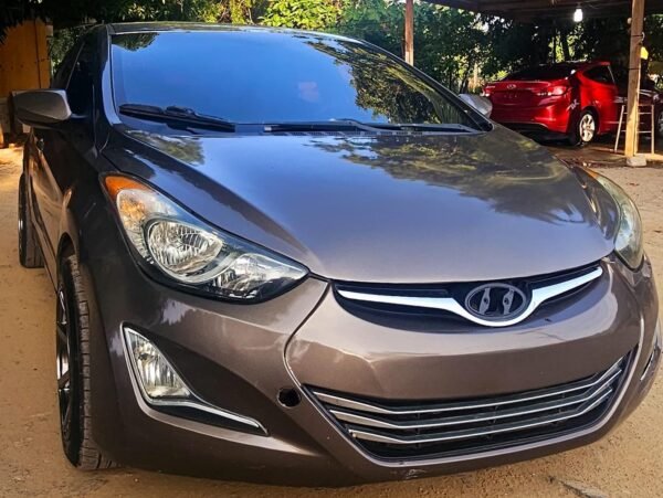🚗 HYUNDAI ELANTRA (O Similar)