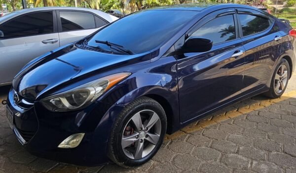 🚗 HYUNDAI ELANTRA (O Similar)